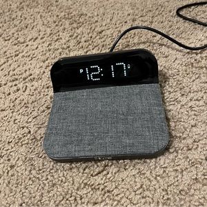 iHome Alarm Clock w Wireless Charging